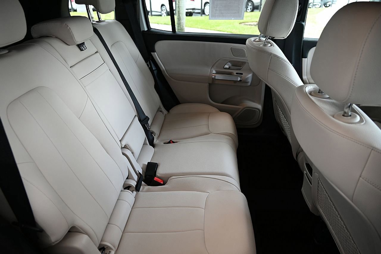 Certified 2025 Mercedes-Benz GLB 250 4MATIC image 11