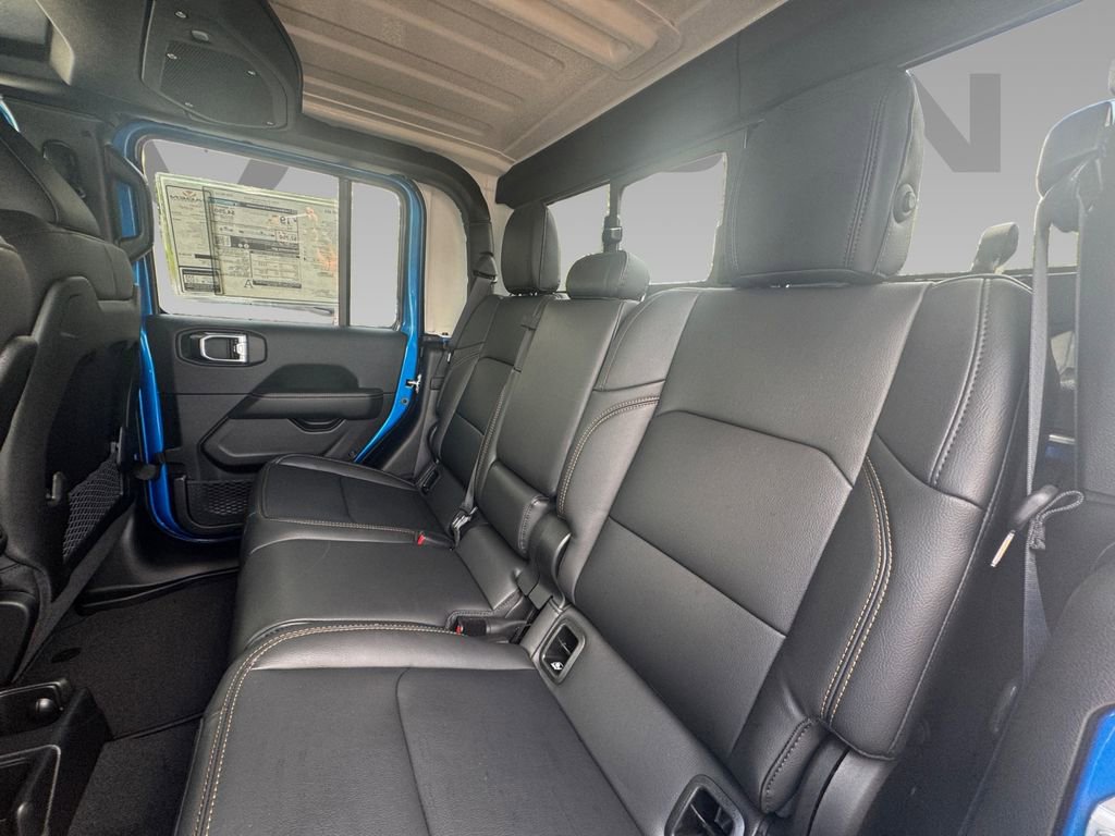 New 2025 Jeep Gladiator Sport image 5