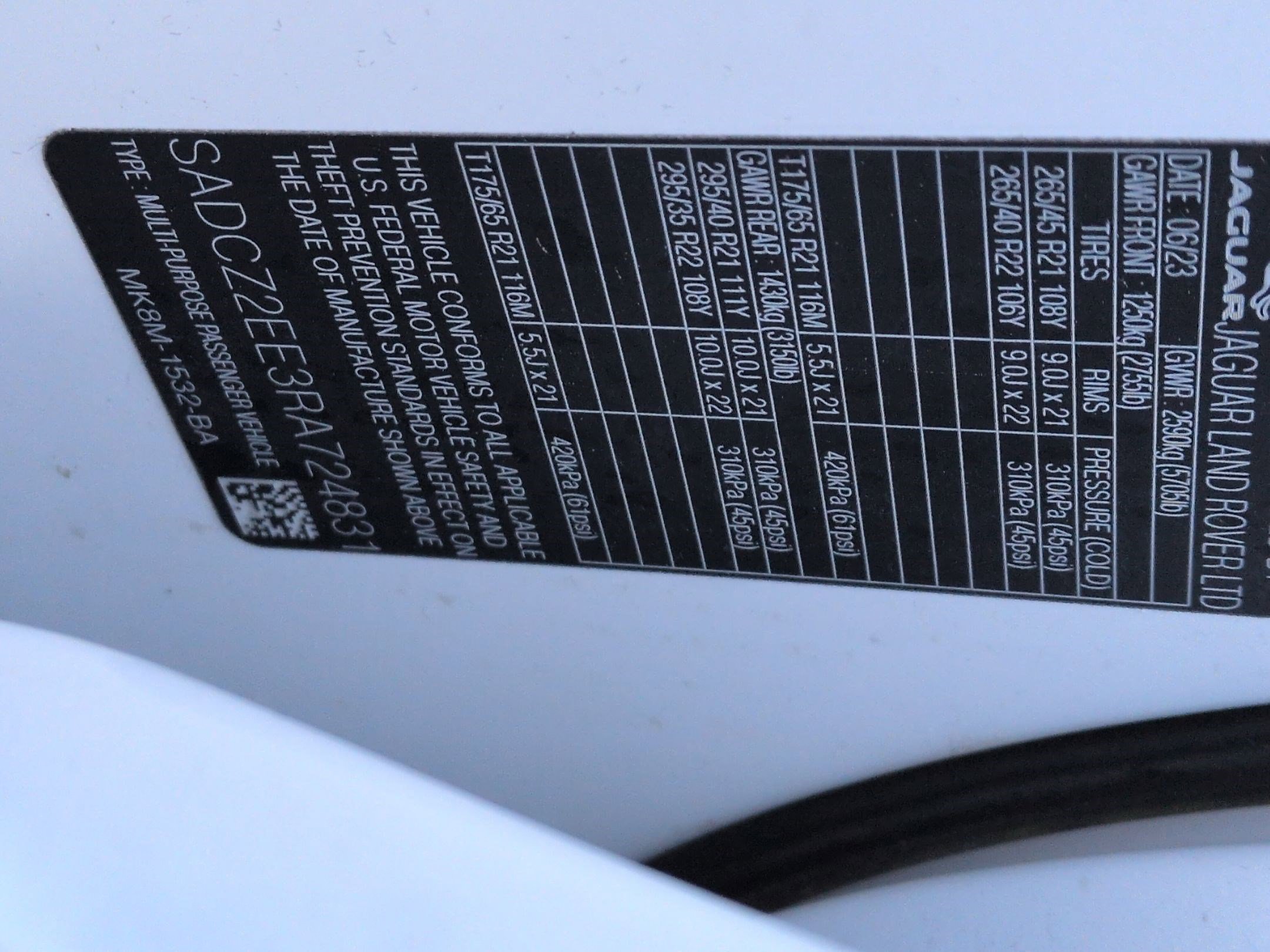 Used 2024 Jaguar F-PACE SVR image 35