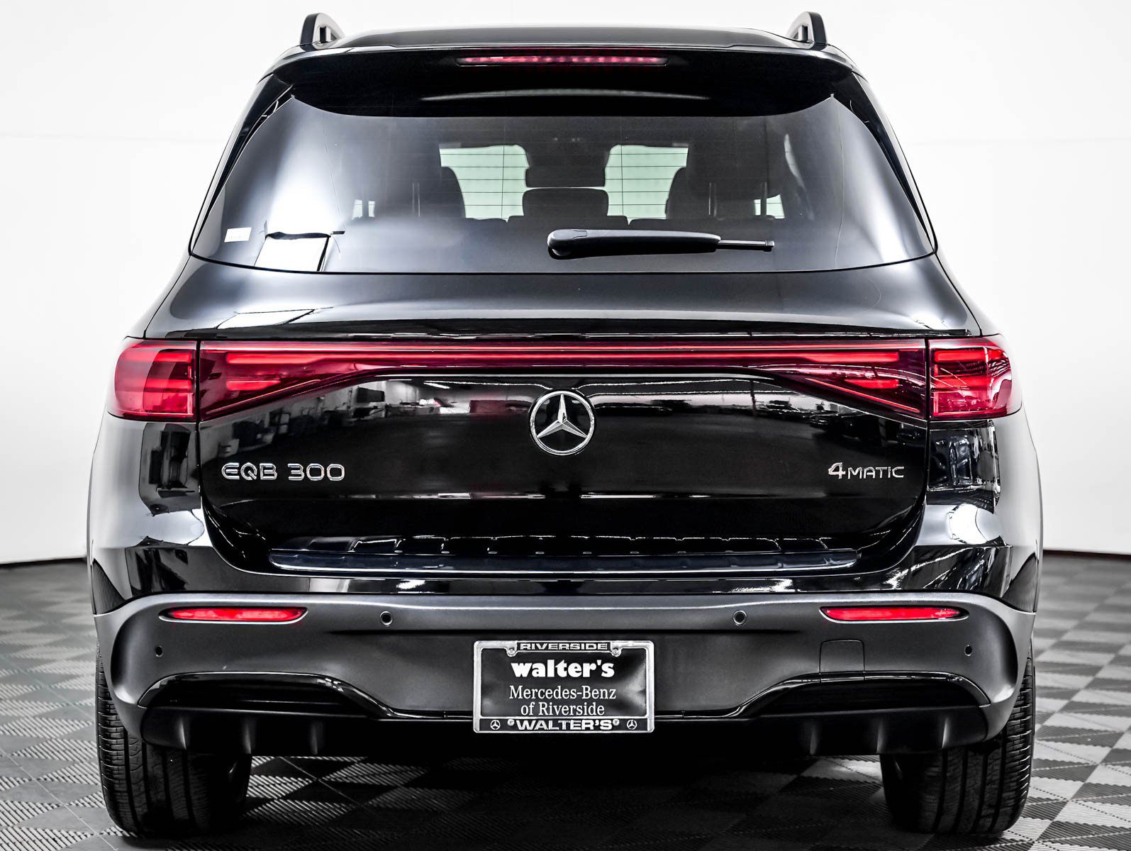Certified 2024 Mercedes-Benz EQB 300 4MATIC image 11
