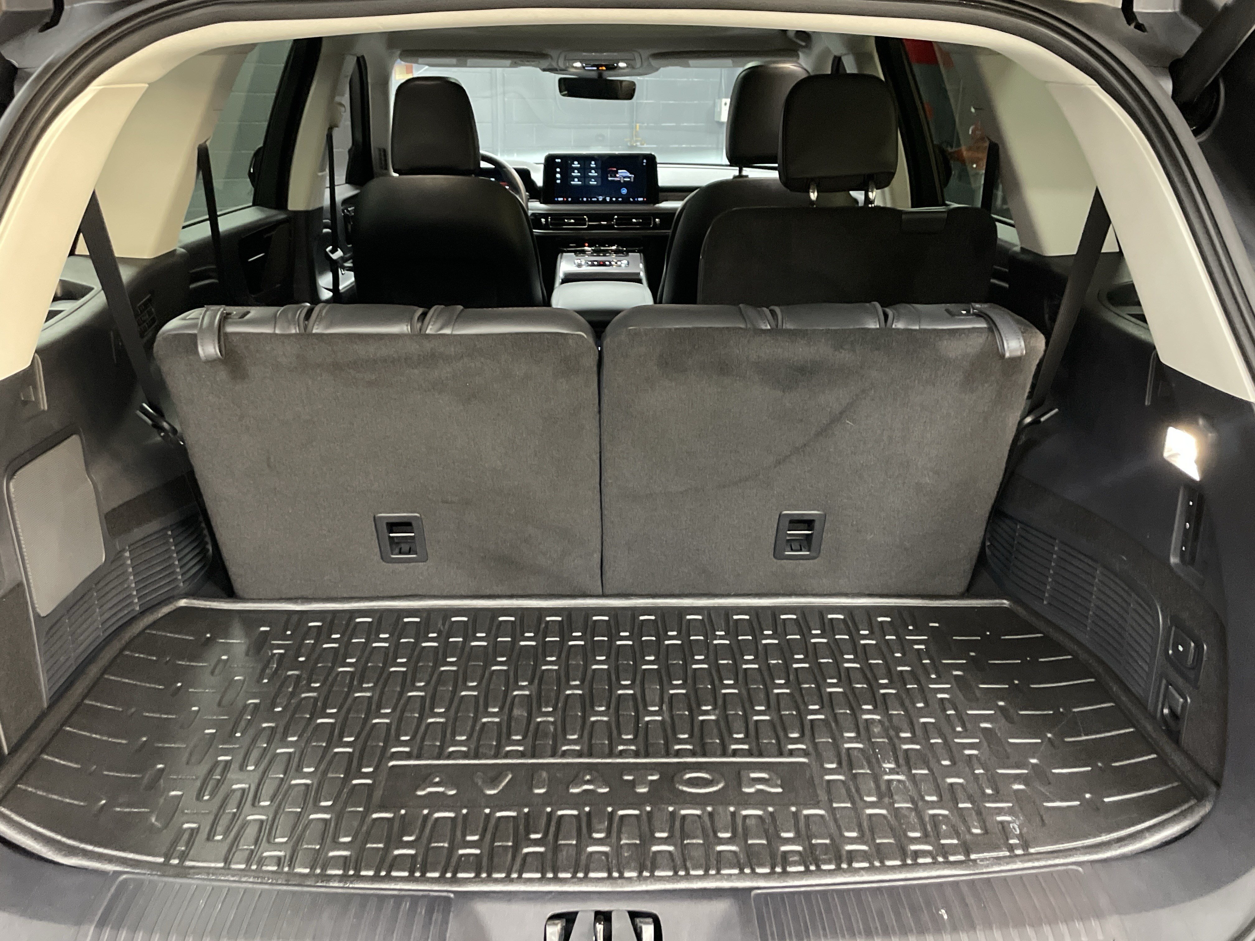 Used 2025 Lincoln Aviator 2WD image 34