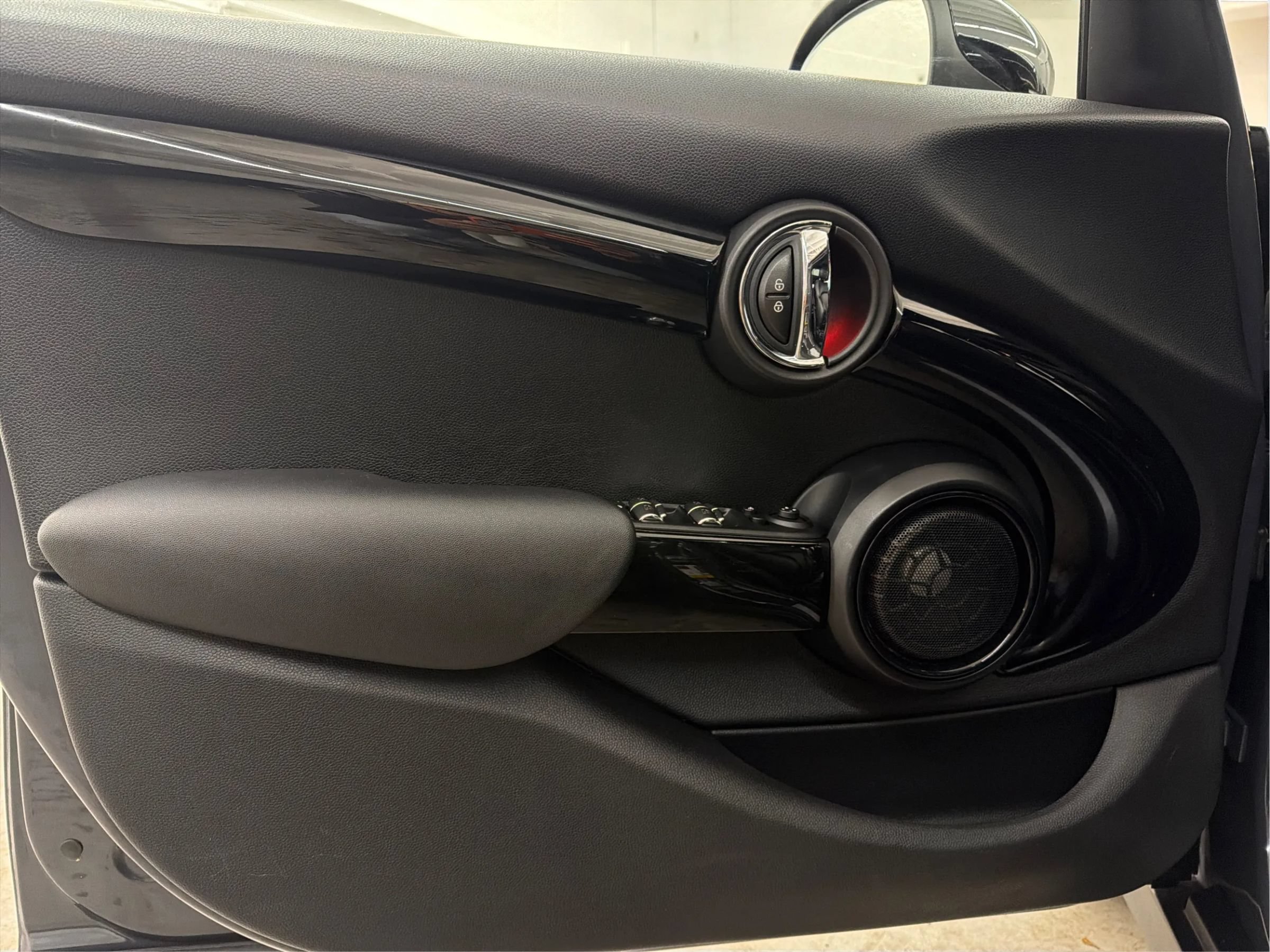 Used 2017 MINI Cooper S FWD image 25