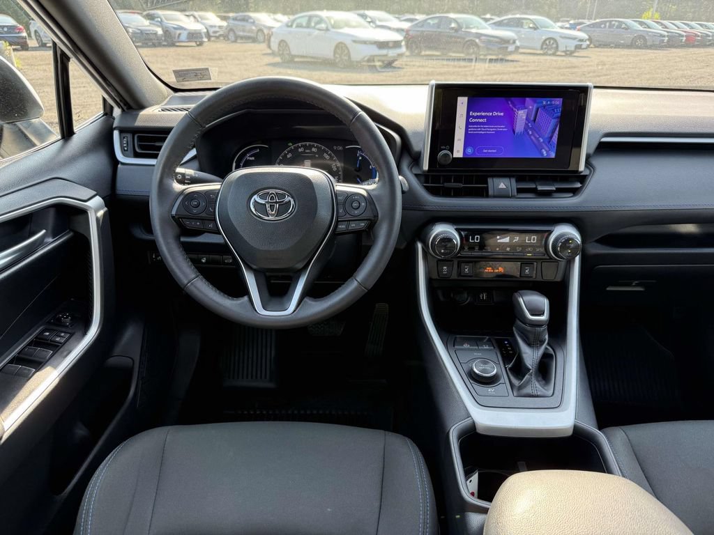 Used 2024 Toyota RAV4 SE w/ Convenience Package AWD/4WD image 7