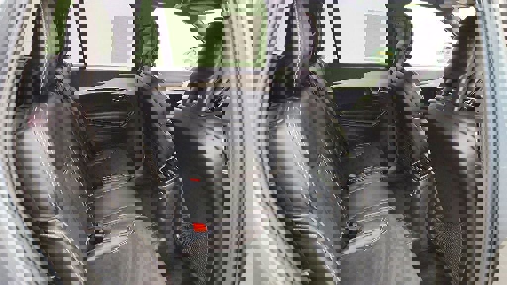 Used 2017 Volvo XC90 T8 R-Design w/ Vision Package image 25