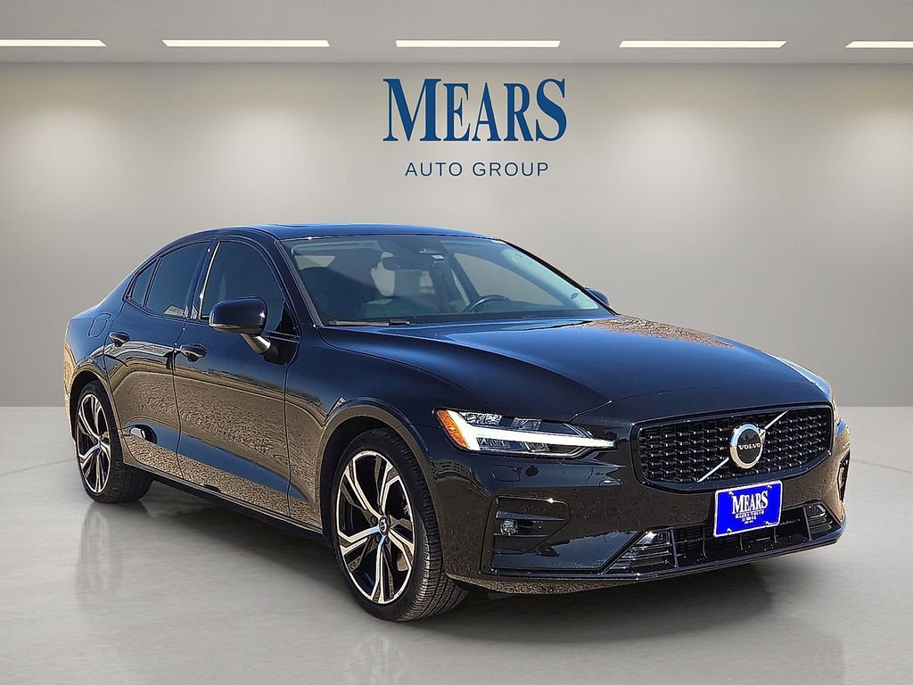 Used 2024 Volvo S60 B5 Core w/ Climate Package image 8