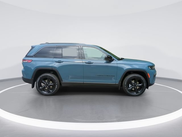 New 2026 Jeep Grand Cherokee Limited w/ Limited Altitude Package RWD image 9