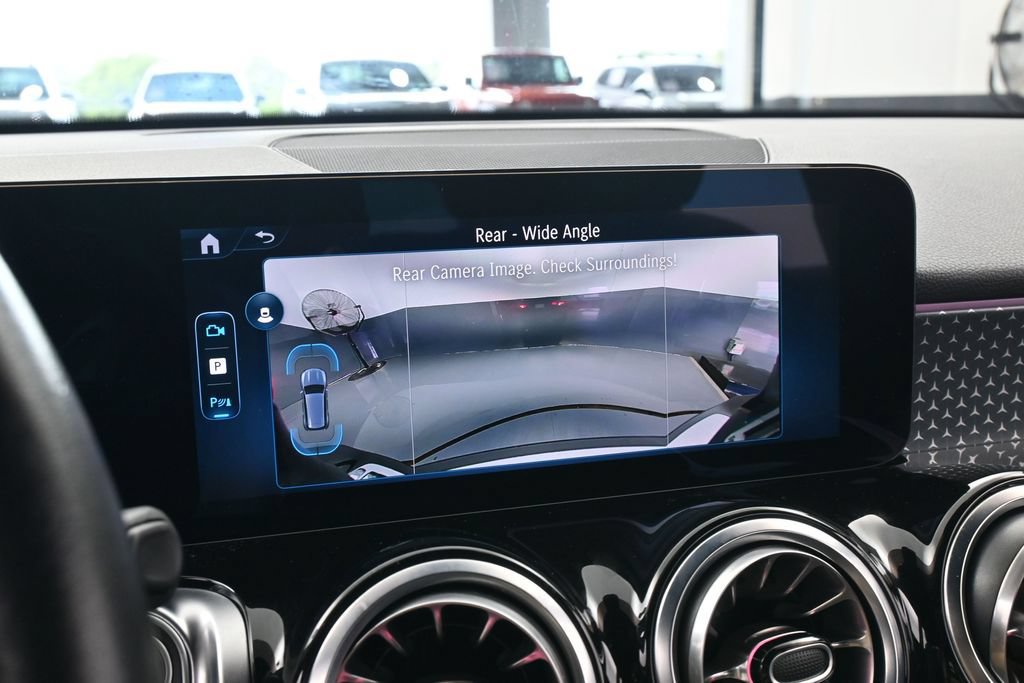 Used 2025 Mercedes-Benz GLB 250 image 20