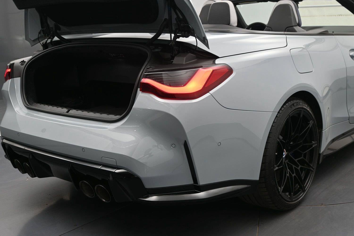 Used 2023 BMW M4 xDrive Competition AWD/4WD image 17