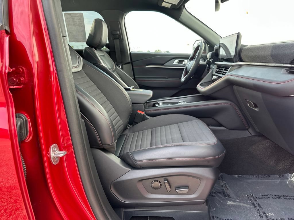 Certified 2025 Ford Explorer ST-Line w/ Premium Package AWD/4WD image 33