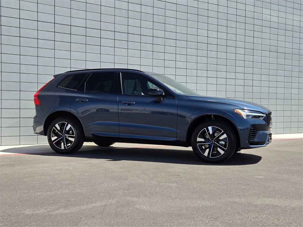 New 2026 Volvo XC60 T8 Core image 4