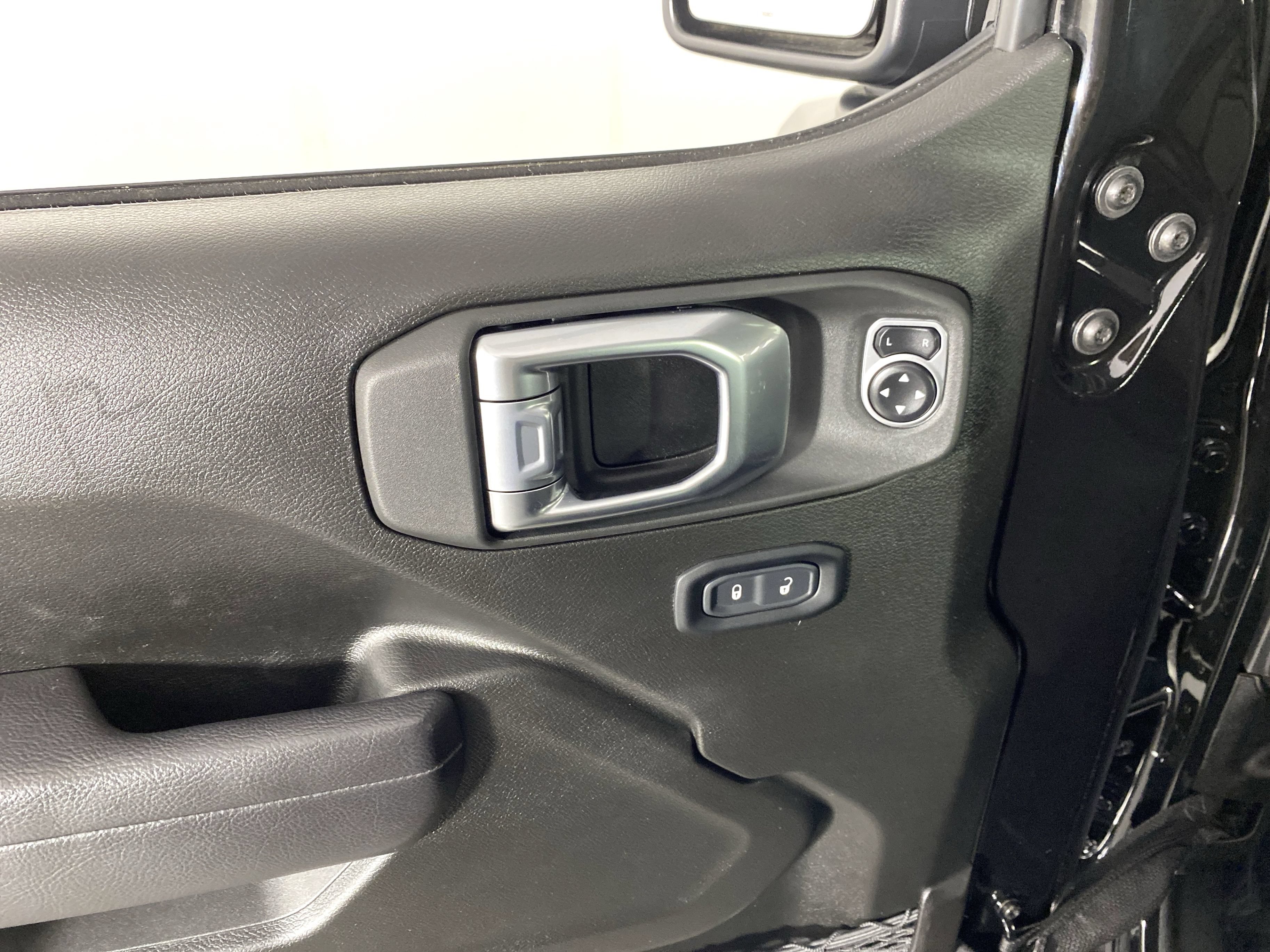 Used 2024 Jeep Wrangler Unlimited w/ Convenience Group AWD/4WD image 15