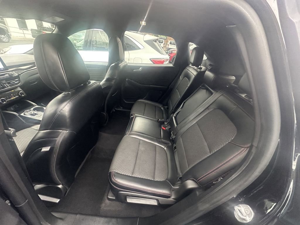 Used 2023 Ford Escape ST-Line image 9