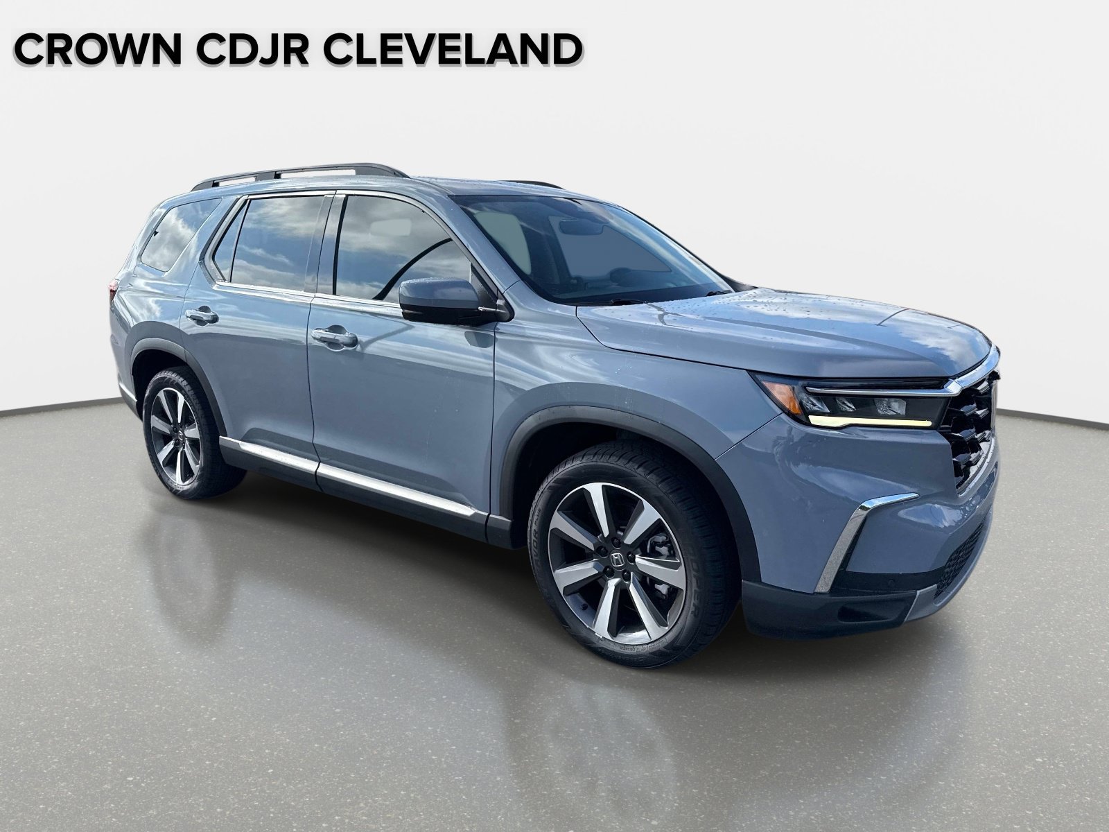 Used 2024 Honda Pilot Touring image 2