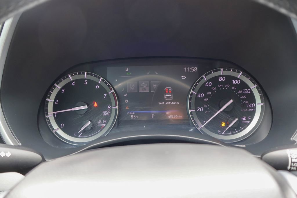 Used 2021 Toyota Highlander XLE FWD image 14