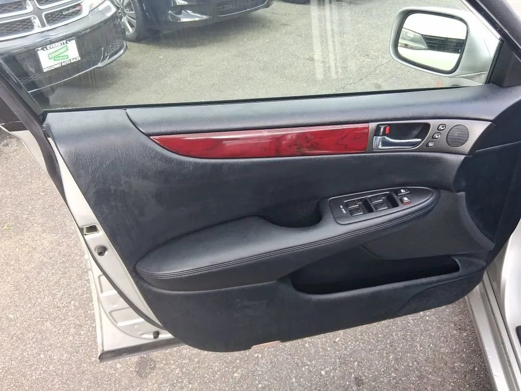 Used 2004 Lexus ES 330 image 8