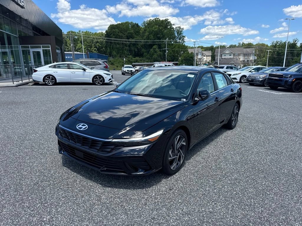 New 2026 Hyundai Elantra Limited FWD image 1