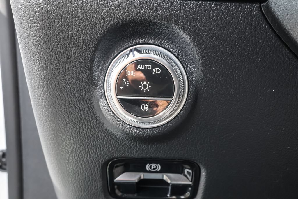 Used 2023 Mercedes-Benz C 300 4MATIC Sedan image 18