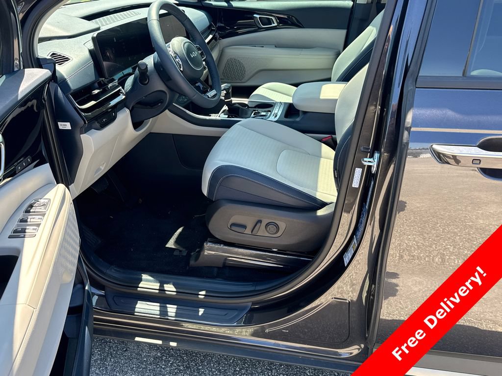 New 2025 Kia Carnival SX Prestige FWD image 9
