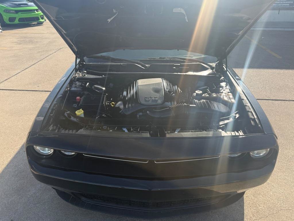 Used 2019 Dodge Challenger R/T RWD image 9