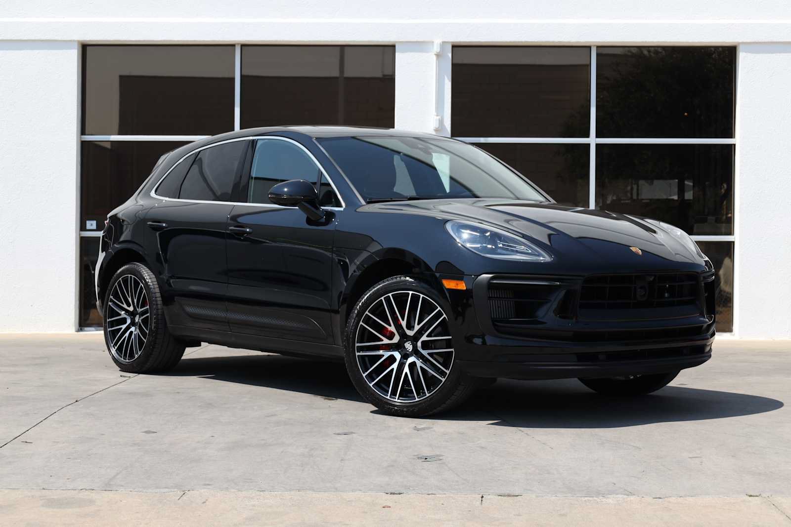 Used 2025 Porsche Macan S AWD/4WD image 6