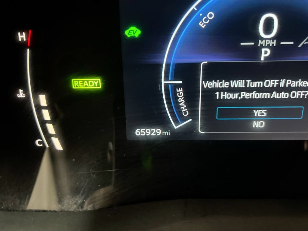 Used 2025 Toyota Camry SE w/ Convenience Package FWD image 13