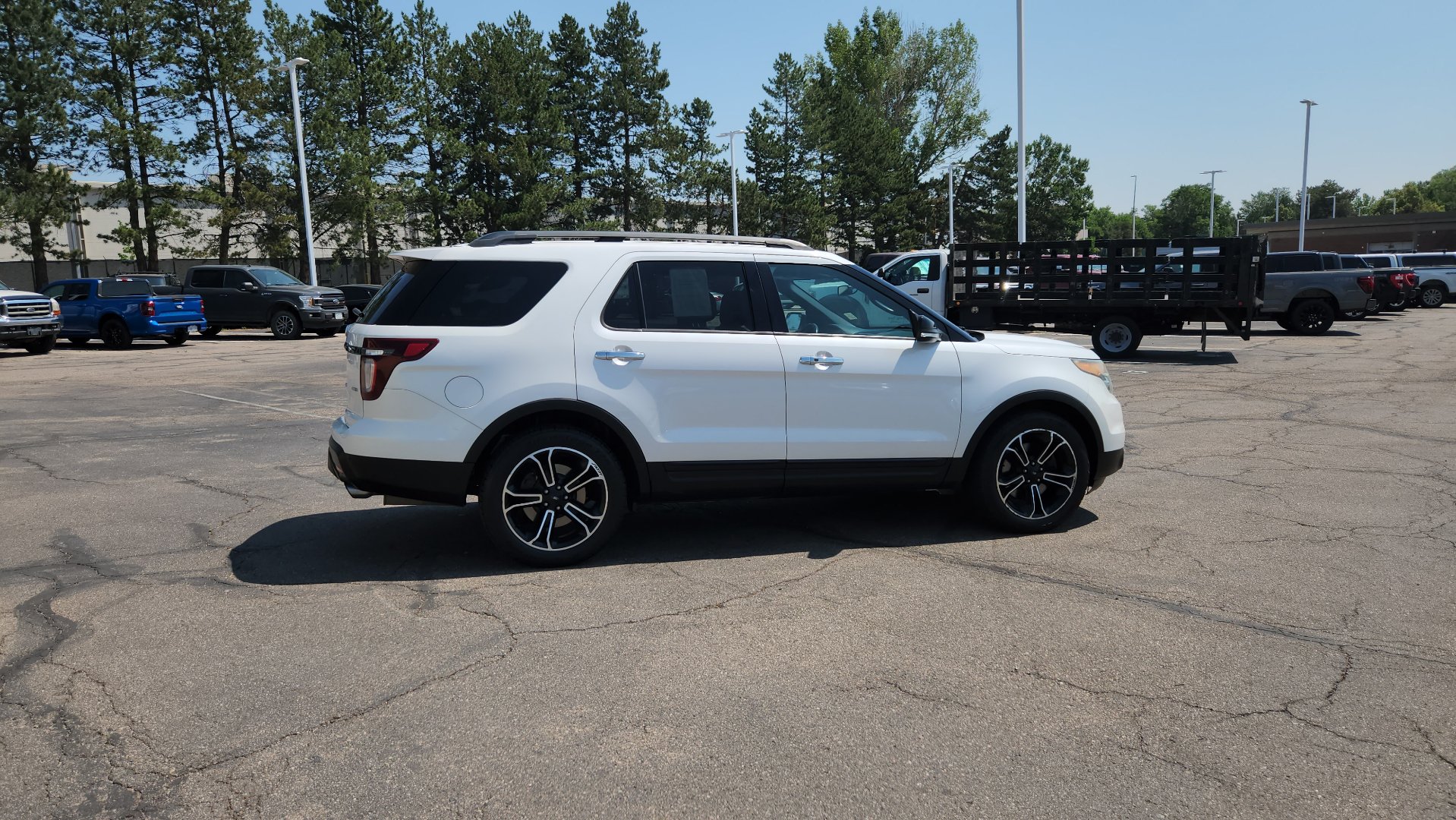 Used 2014 Ford Explorer Sport w/ Equipment Group 401A AWD/4WD image 9