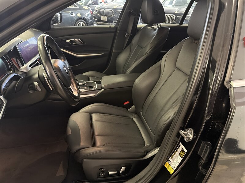 Used 2019 BMW 330i Sedan w/ Convenience Package RWD image 15