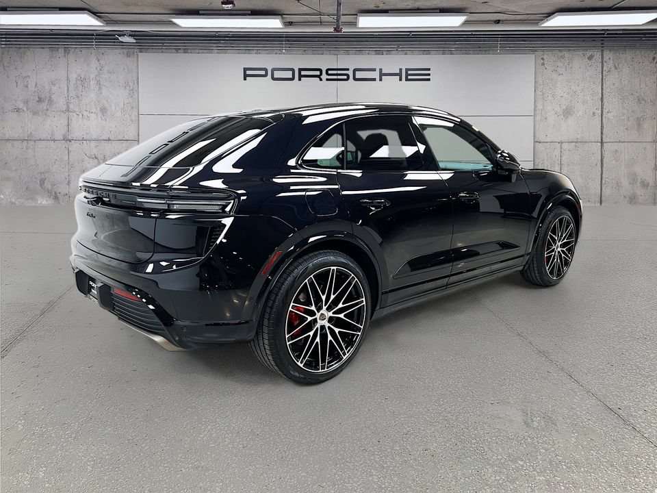 New 2026 Porsche Macan Turbo Electric AWD/4WD image 9