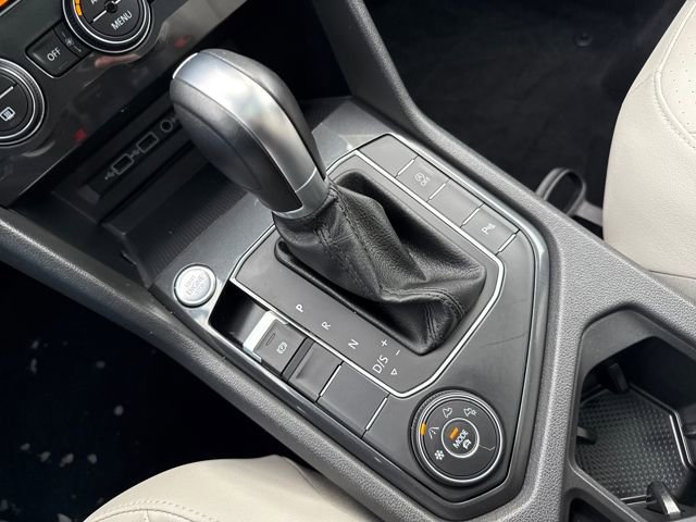 Used 2019 Volkswagen Tiguan SE image 46