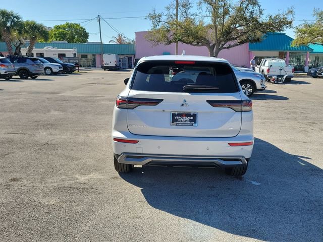 New 2026 Mitsubishi Outlander SE image 5