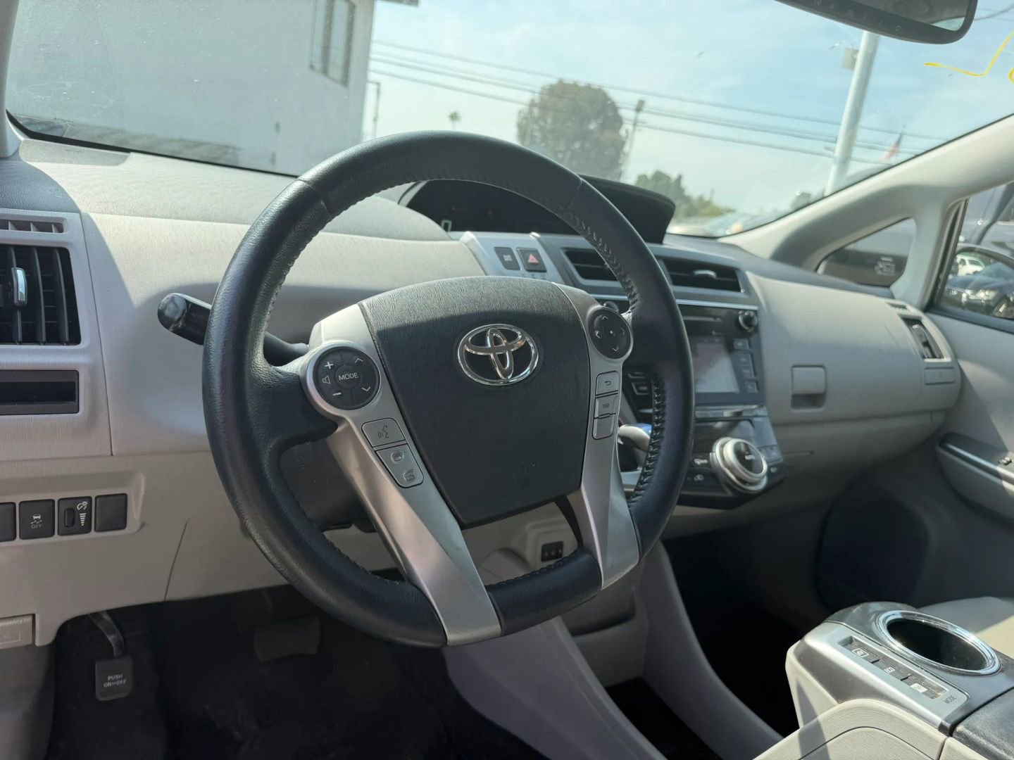 Used 2016 Toyota Prius V Five FWD image 11