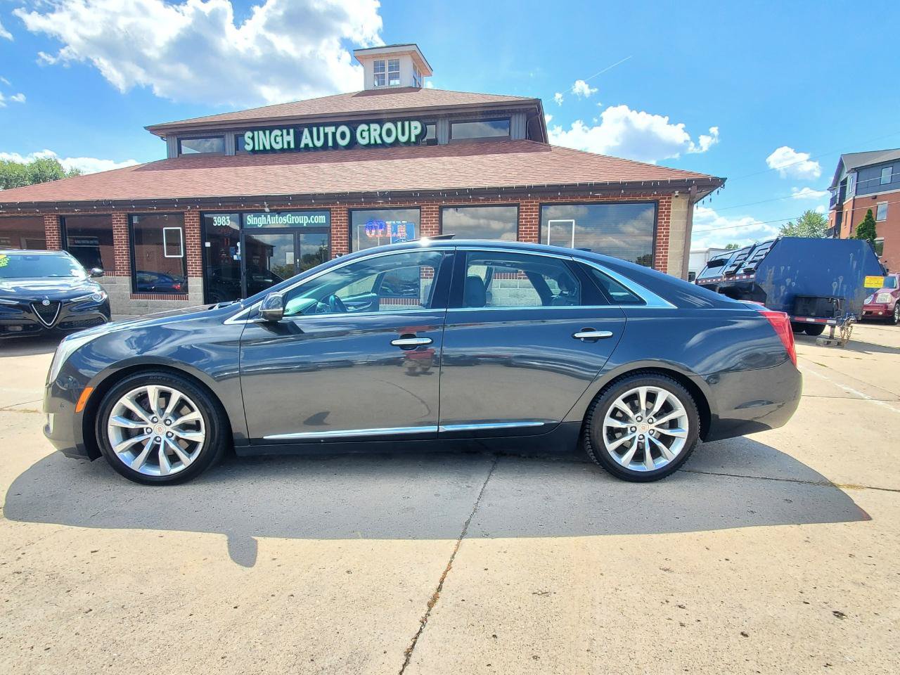 Used 2015 Cadillac XTS Luxury w/ Driver Awareness Package FWD image 4