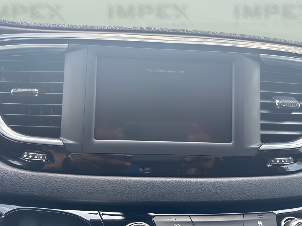 Used 2022 Chrysler Voyager LX FWD image 10