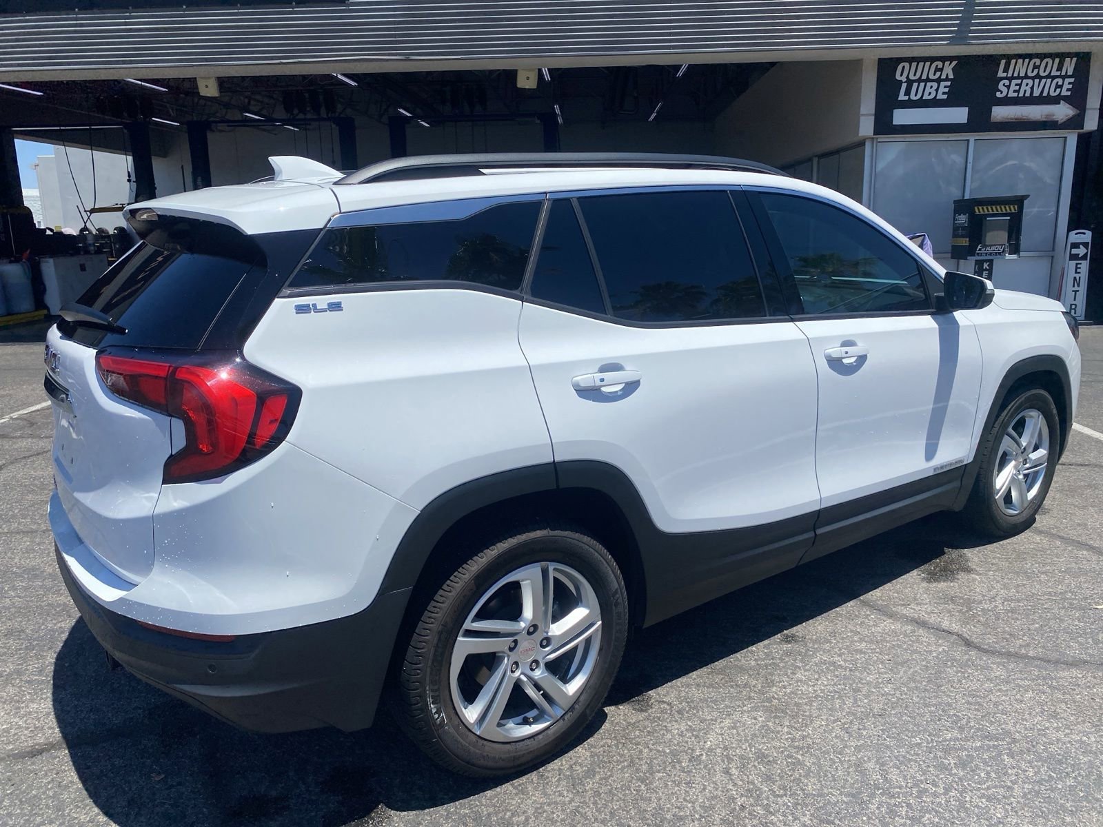 Used 2019 GMC Terrain SLE w/ Driver Convenience Package FWD image 5