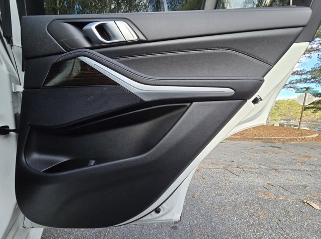 Used 2021 BMW X5 xDrive40i w/ M Sport Package image 19