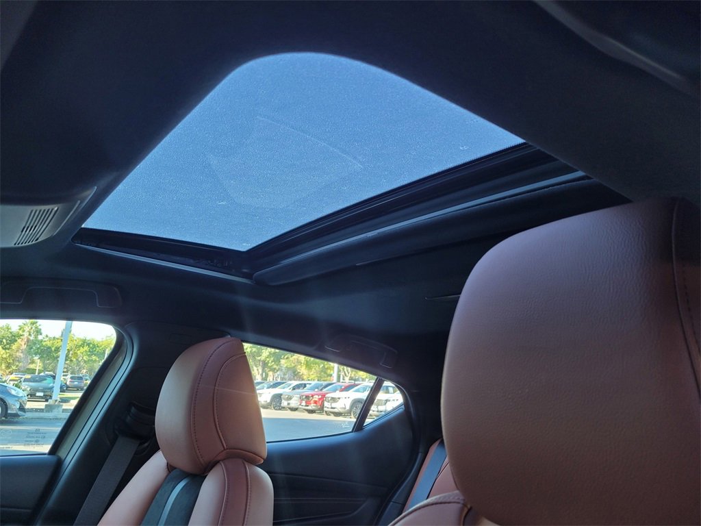 Certified 2025 MAZDA MAZDA3 Carbon w/ Appearance Package image 17