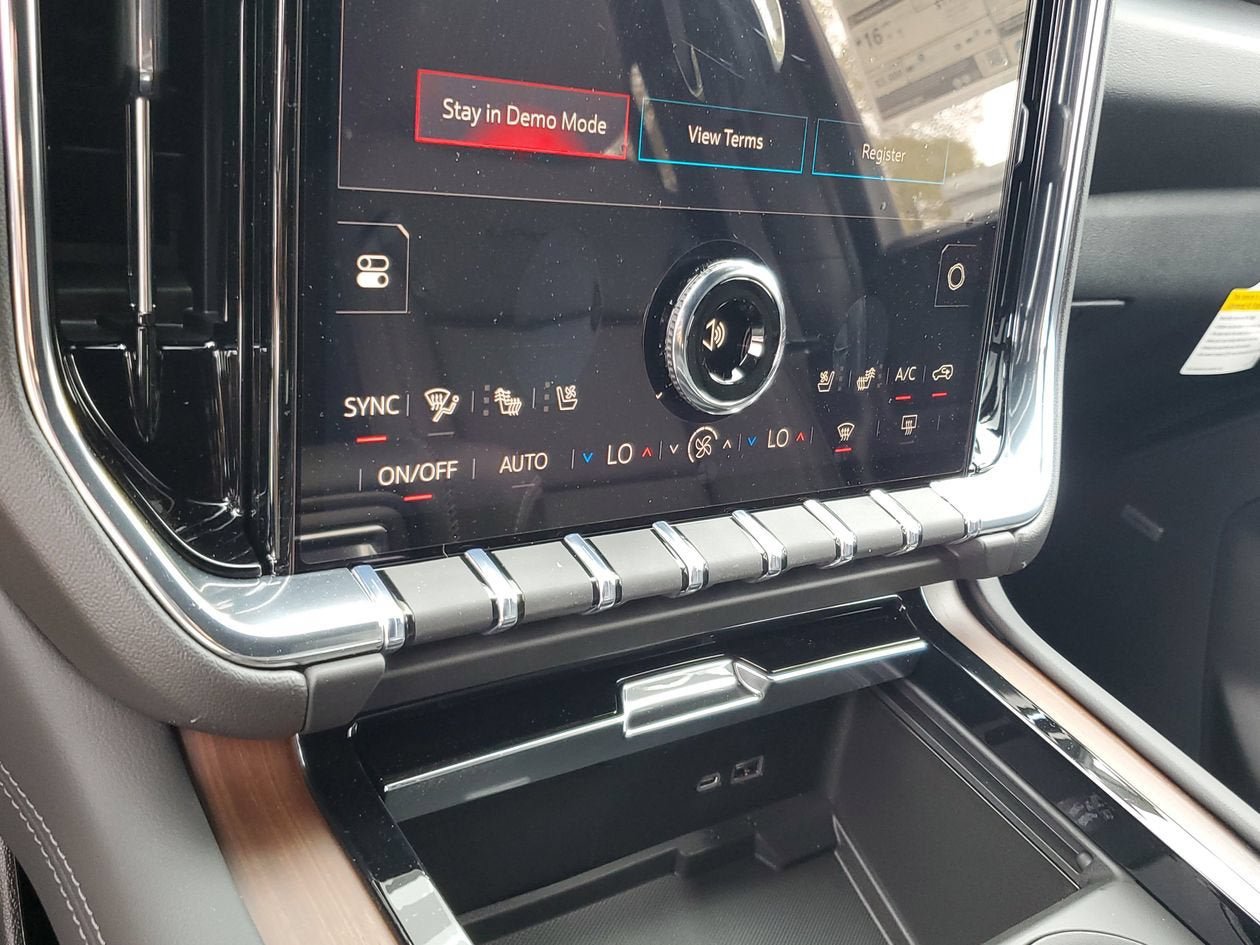 New 2026 GMC Yukon XL Denali w/ Sun & Power Step Package AWD/4WD image 23