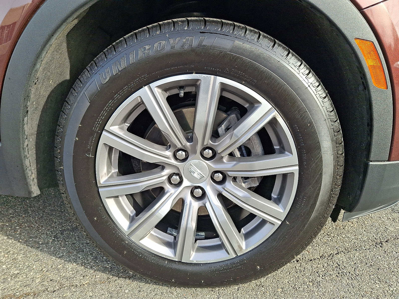 Used 2023 Cadillac XT4 Luxury w/ Cold Weather Package image 8