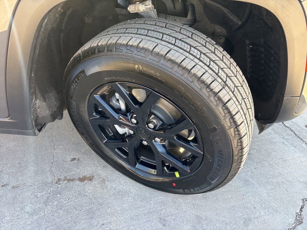 New 2026 Jeep Grand Cherokee Altitude AWD/4WD image 12