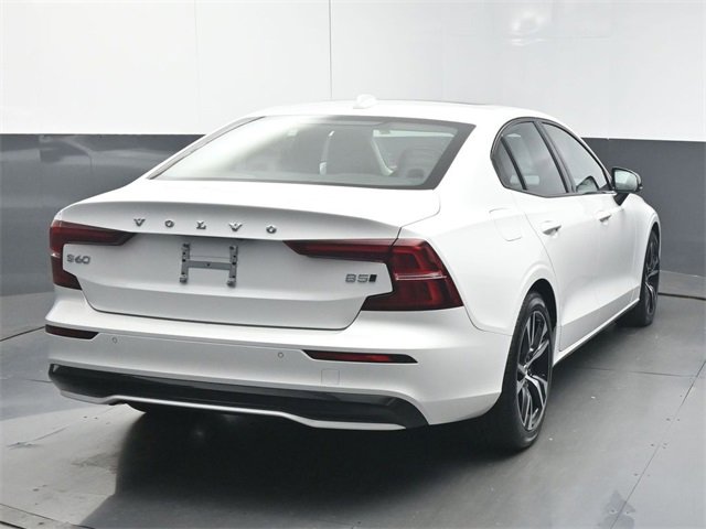 Used 2024 Volvo S60 B5 Core image 7