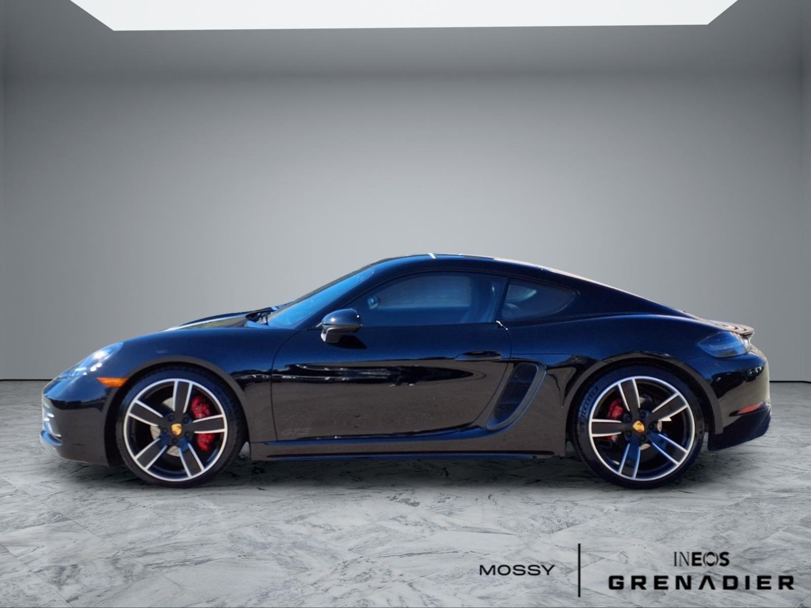 Used 2018 Porsche 718 Cayman GTS image 4