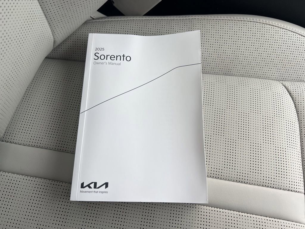 Certified 2025 Kia Sorento X-Line EX image 27