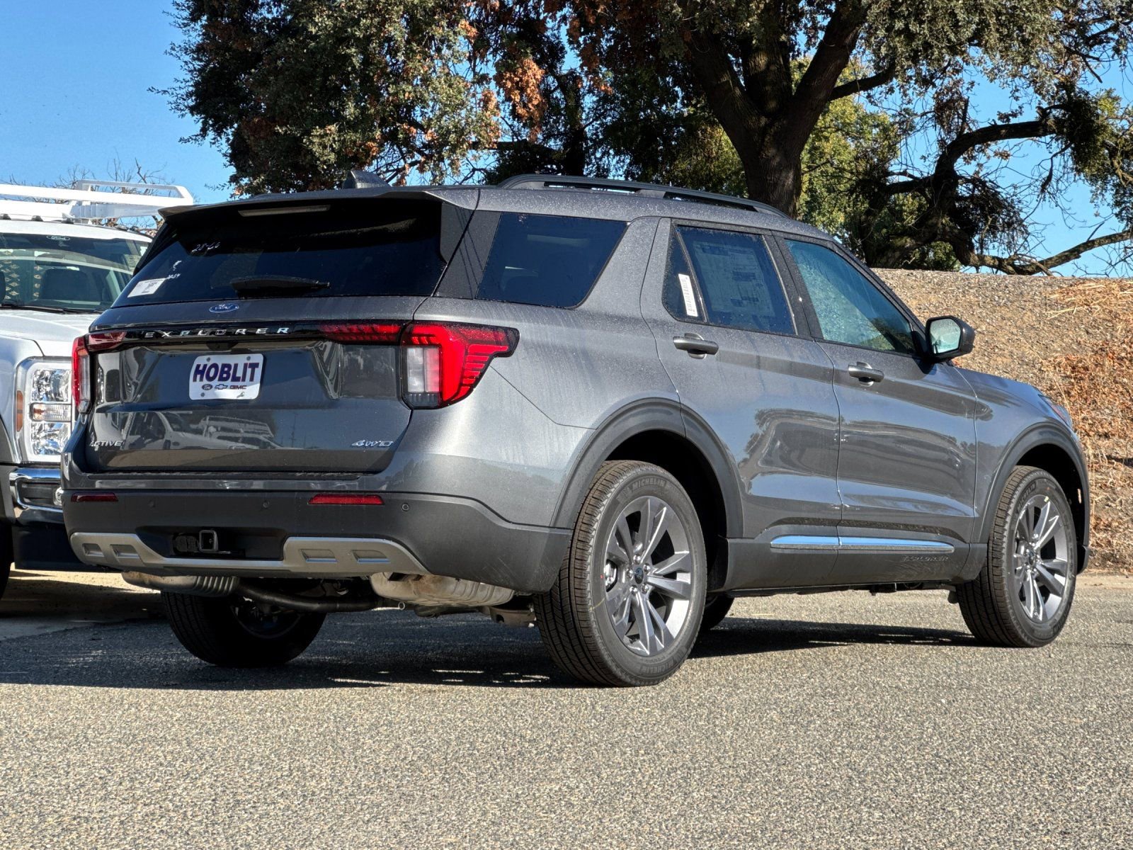 New 2025 Ford Explorer Active w/ Active Comfort Package image 3