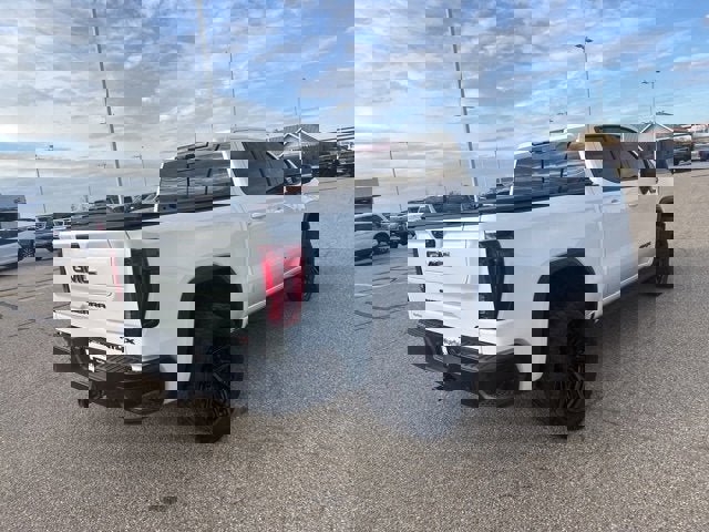 Certified 2024 GMC Sierra 1500 AT4X image 3