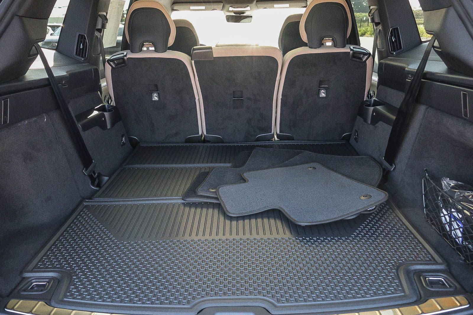 New 2026 Volvo EX90 Plus RWD image 28