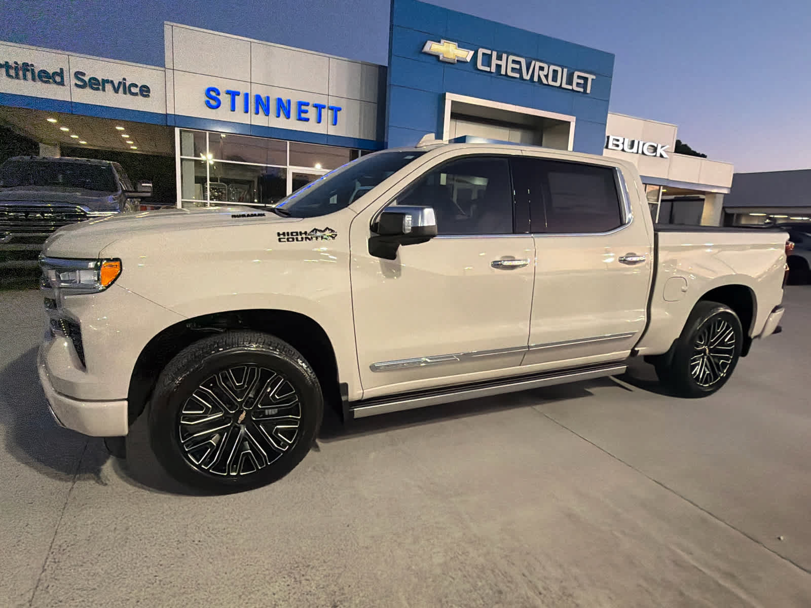 New 2026 Chevrolet Silverado 1500 High Country AWD/4WD image 8
