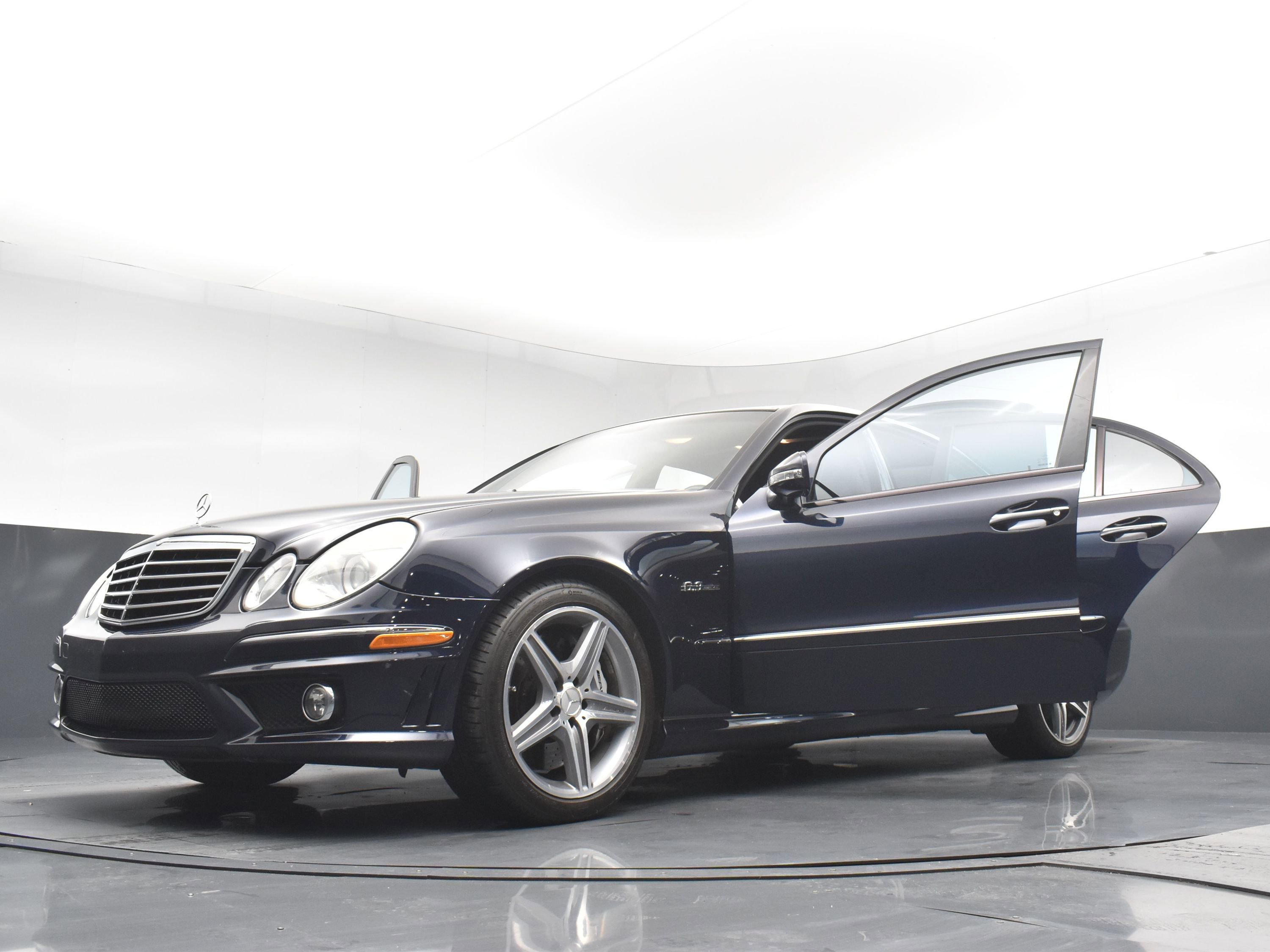 Used 2008 Mercedes-Benz E 63 AMG Sedan image 34