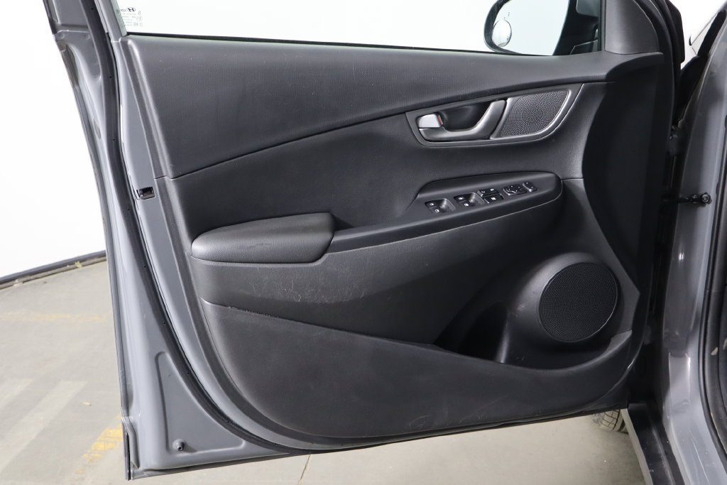 Used 2021 Hyundai Kona Limited FWD image 13