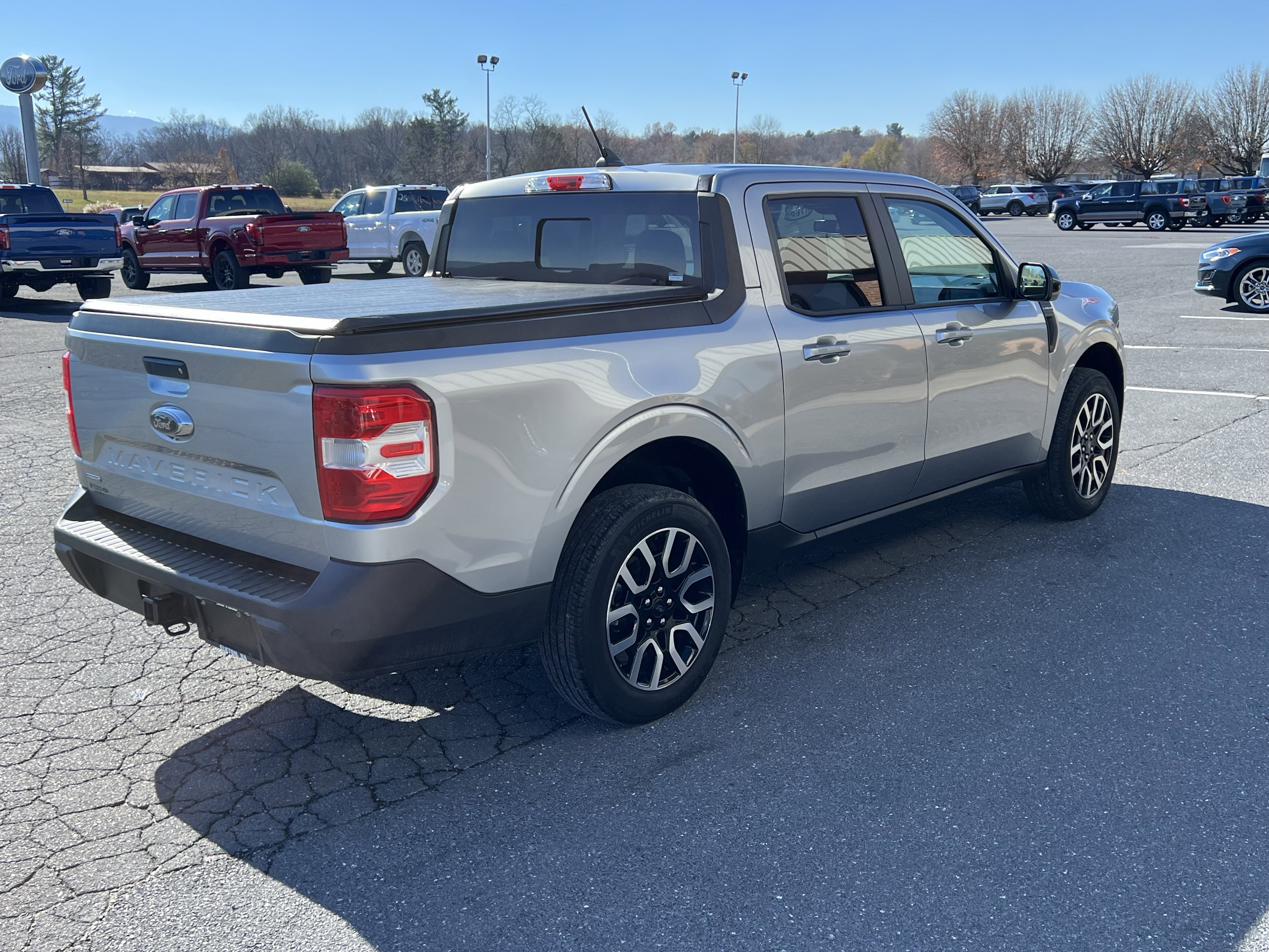 Used 2024 Ford Maverick Lariat image 6