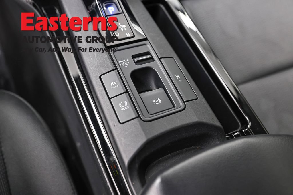 Used 2023 Toyota Prius LE FWD image 19